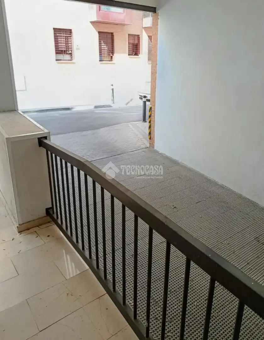 Terrasse von Garage zum Verkauf in Usera