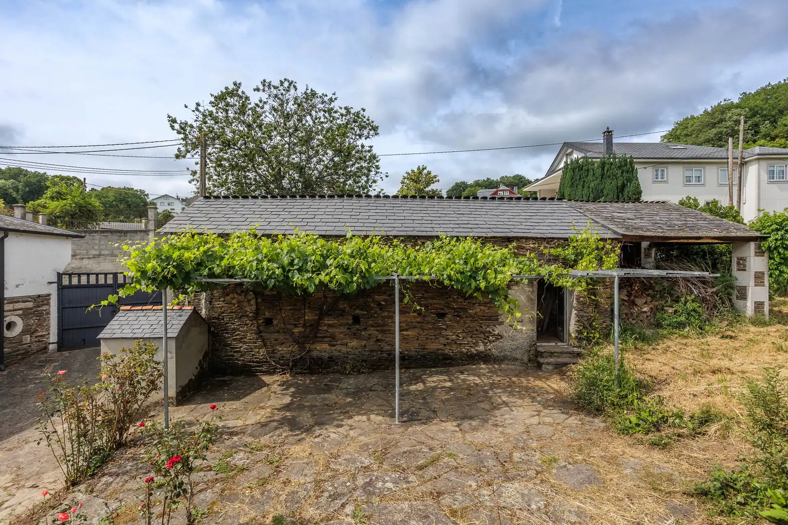 Außenansicht von Country house zum Verkauf in Lugo
