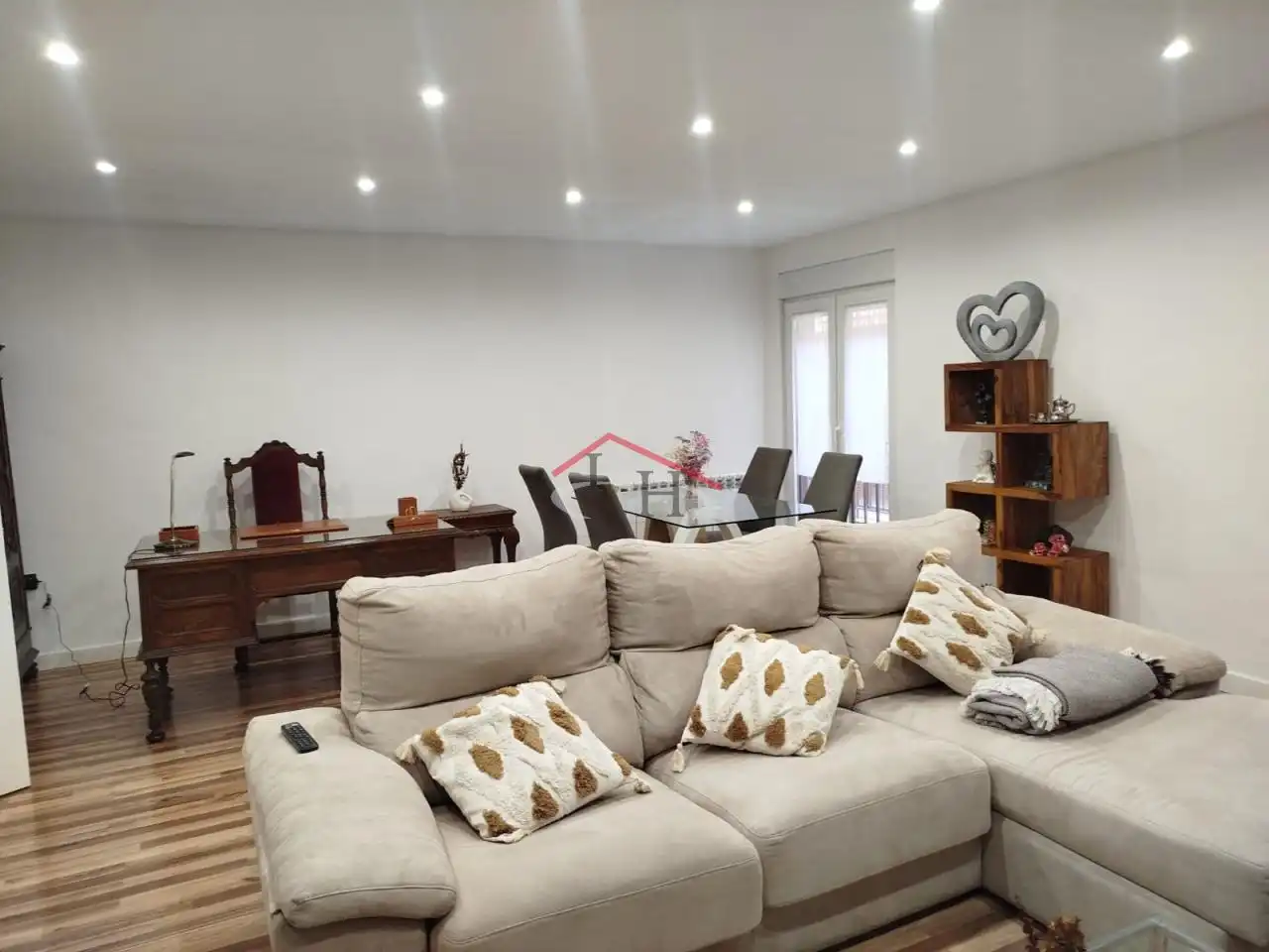 Sala de estar de Piso en venta en León Capital  con Calefacción, Parquet y Terraza