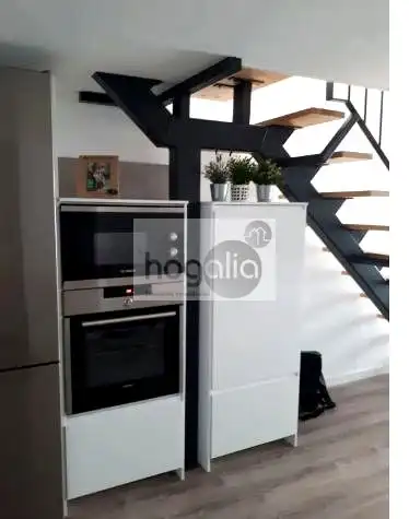 Cuina de Dúplex de lloguer en Sevilla amb Aire condicionat, Terrassa i Moblat