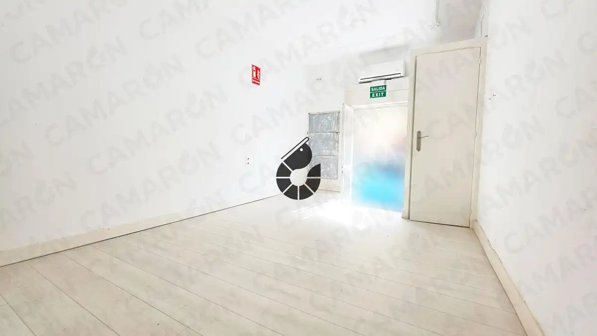 Local comercial en venta en Coria del Río
