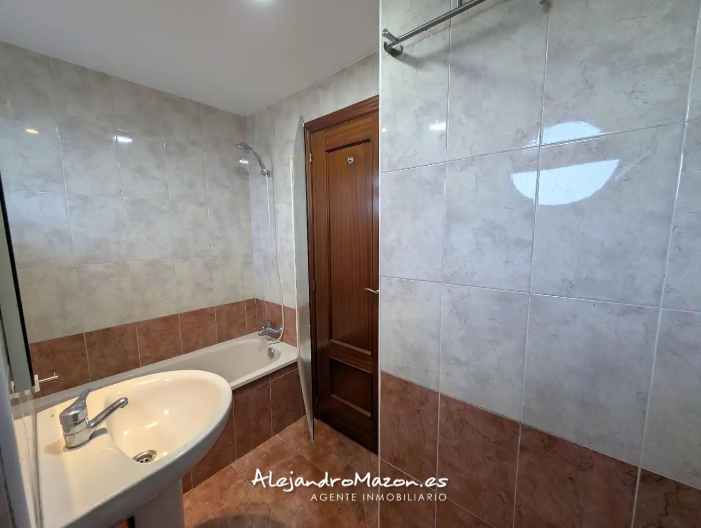 Baño de Piso en venta en Castro-Urdiales con Calefacción, Jardín privado y Terraza