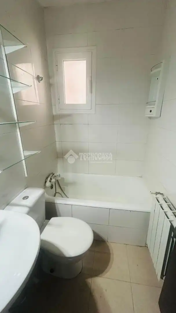 Baño de Piso en venta en Madrid con Aire acondicionado, Terraza y Trastero