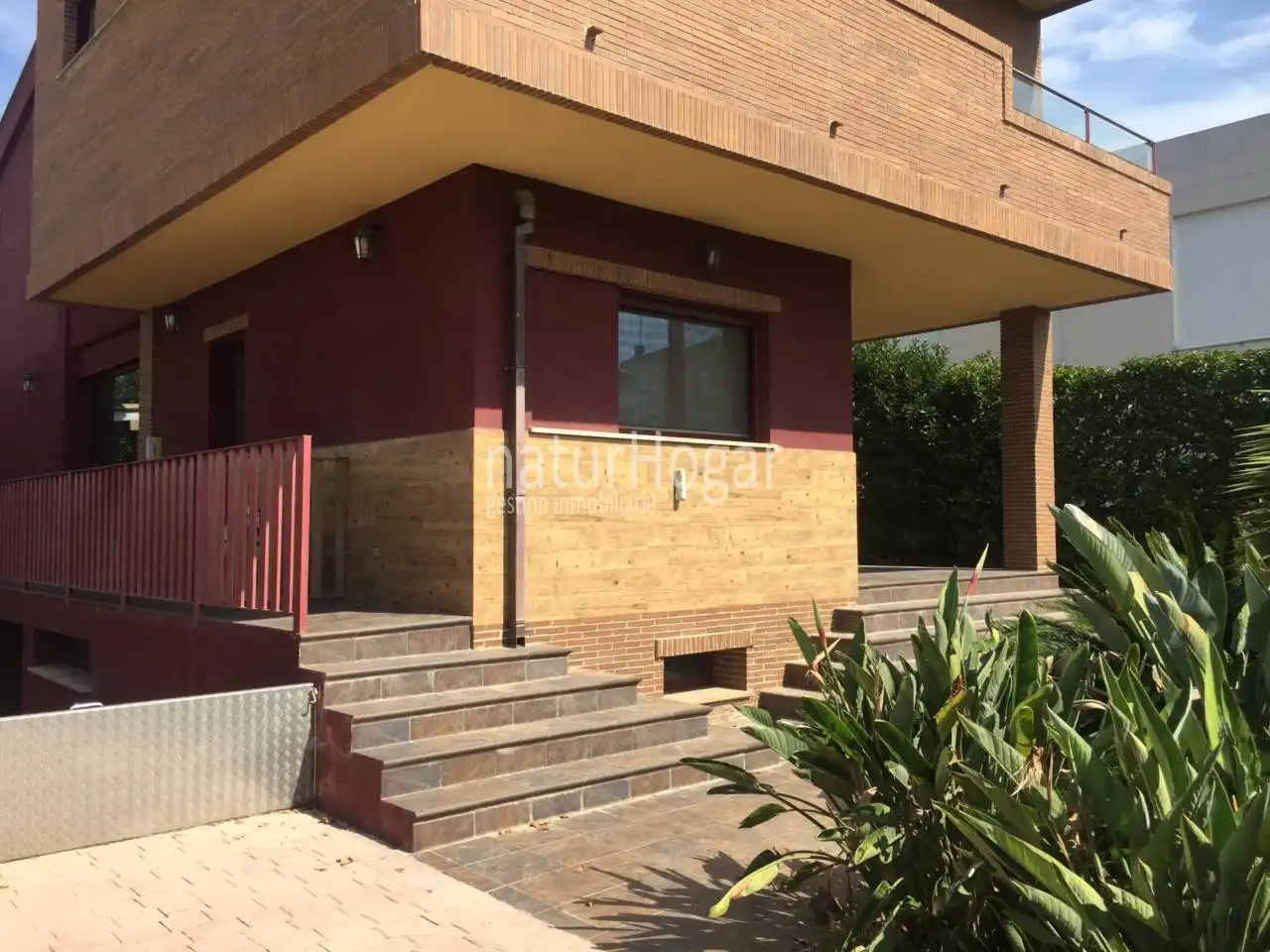 Vista exterior de Casa o chalet de alquiler en Paterna con Calefacción, Jardín privado y Terraza