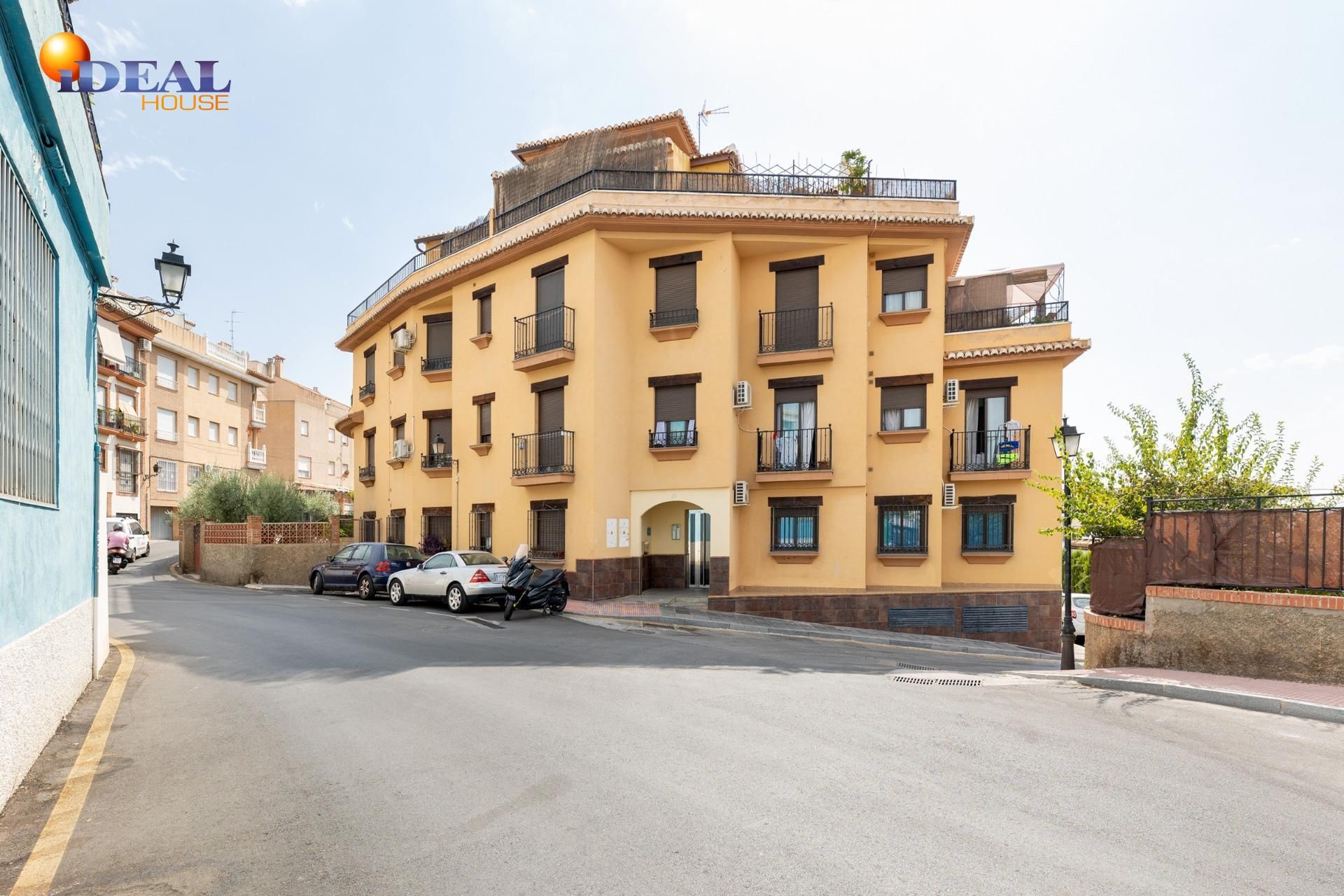 Exterior view of Flat for sale in La Zubia  with Air Conditioner