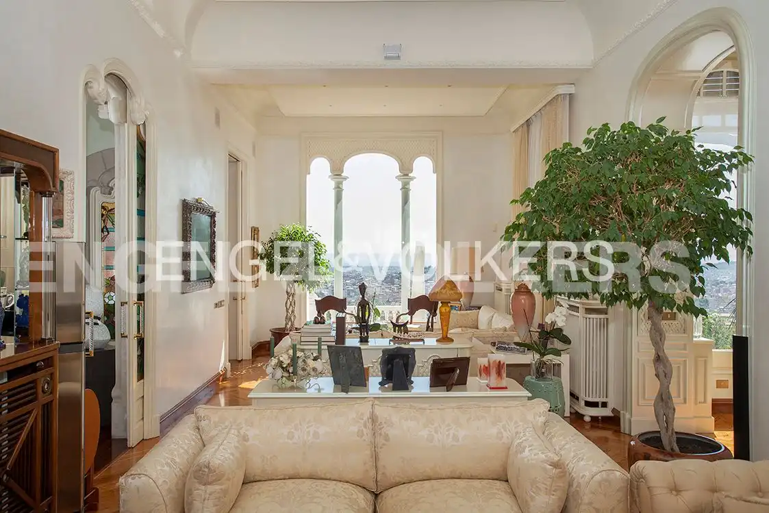 Sala d'estar de Finca rústica en venda en Barcelona amb Calefacció, Jardí privat i Parquet