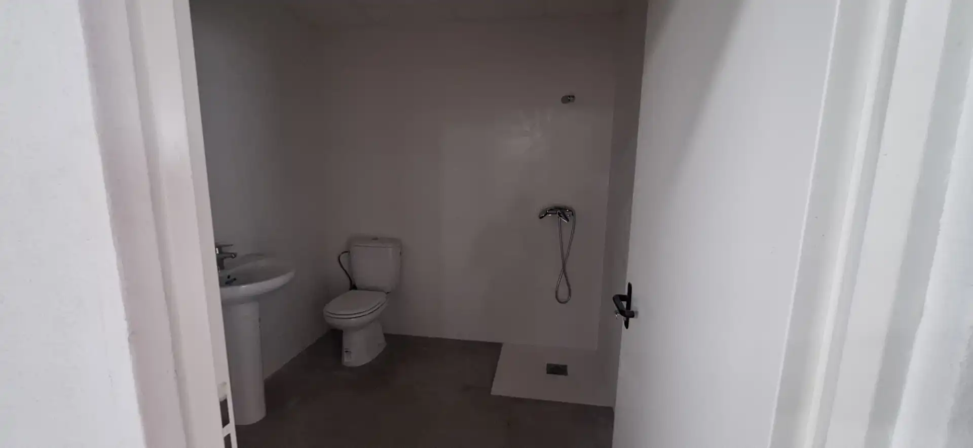 Baño de Nave industrial de alquiler en Alcàsser