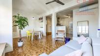 Living room of Flat to rent in  Madrid Capital  with Air Conditioner, Heating and Parquet flooring