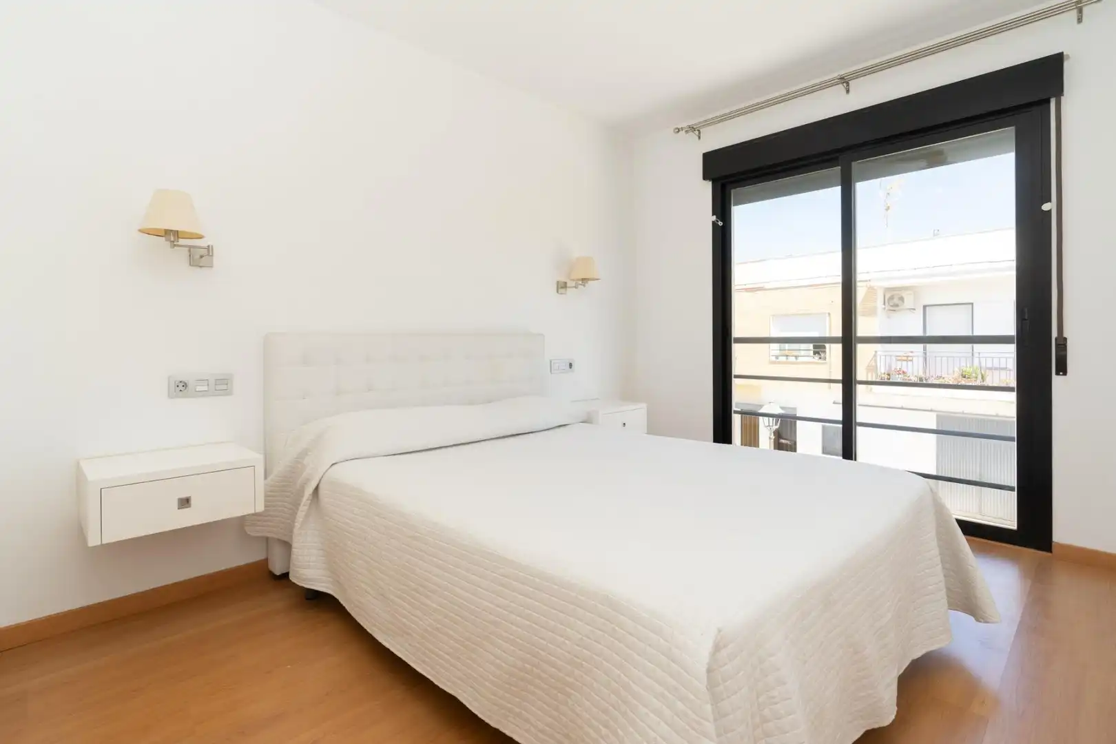 Habitación de Casa adosada en venta en Motril con Aire acondicionado, Terraza y Trastero