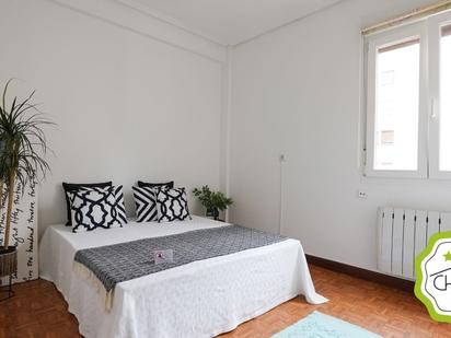 Schlafzimmer von Wohnung zum verkauf in Barakaldo 