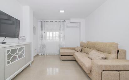 Sala d'estar de Apartament en venda en Churriana de la Vega amb Aire condicionat