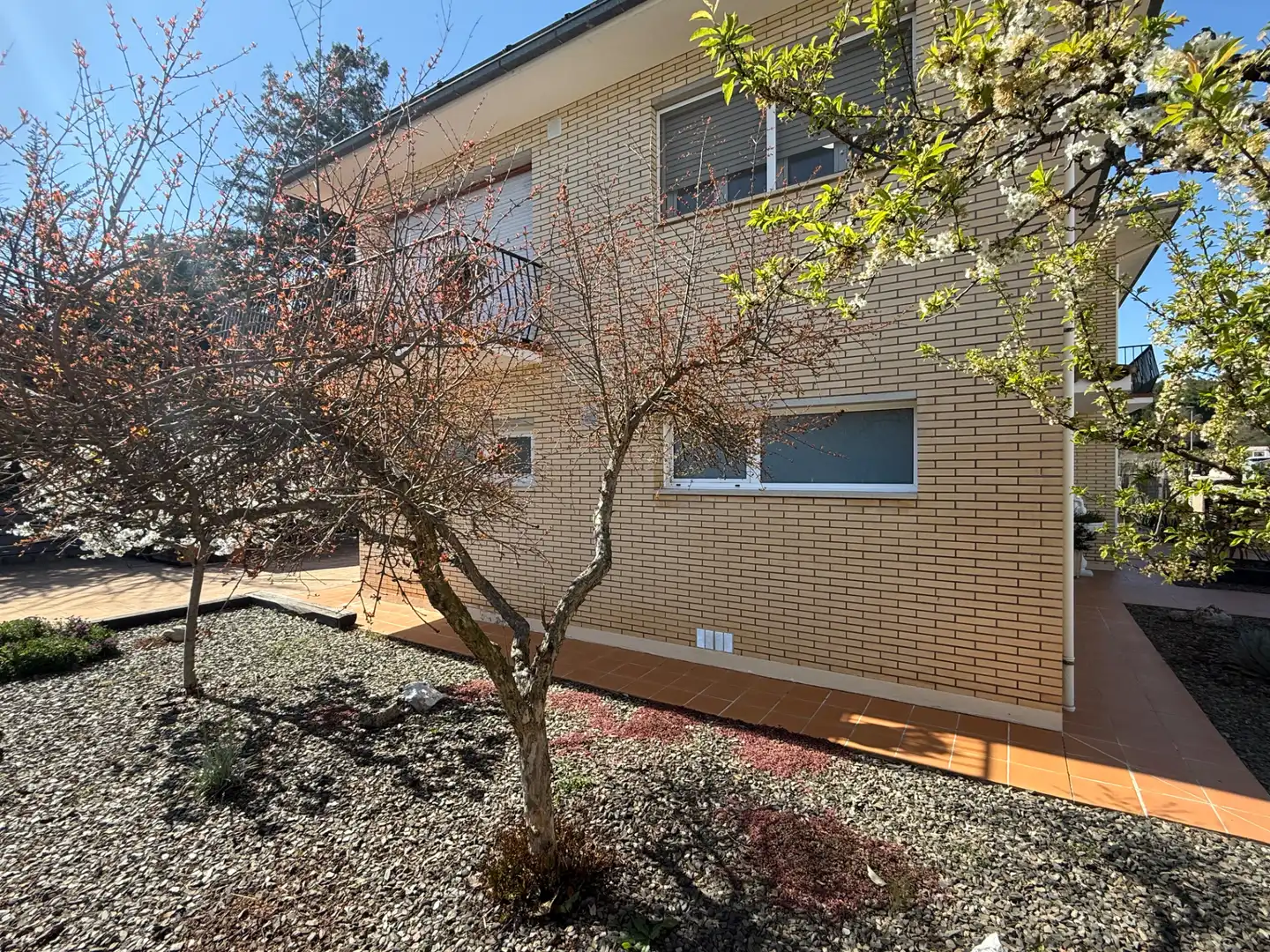 Vista exterior de Casa o chalet en venta en Besalú con Aire acondicionado, Calefacción y Jardín privado