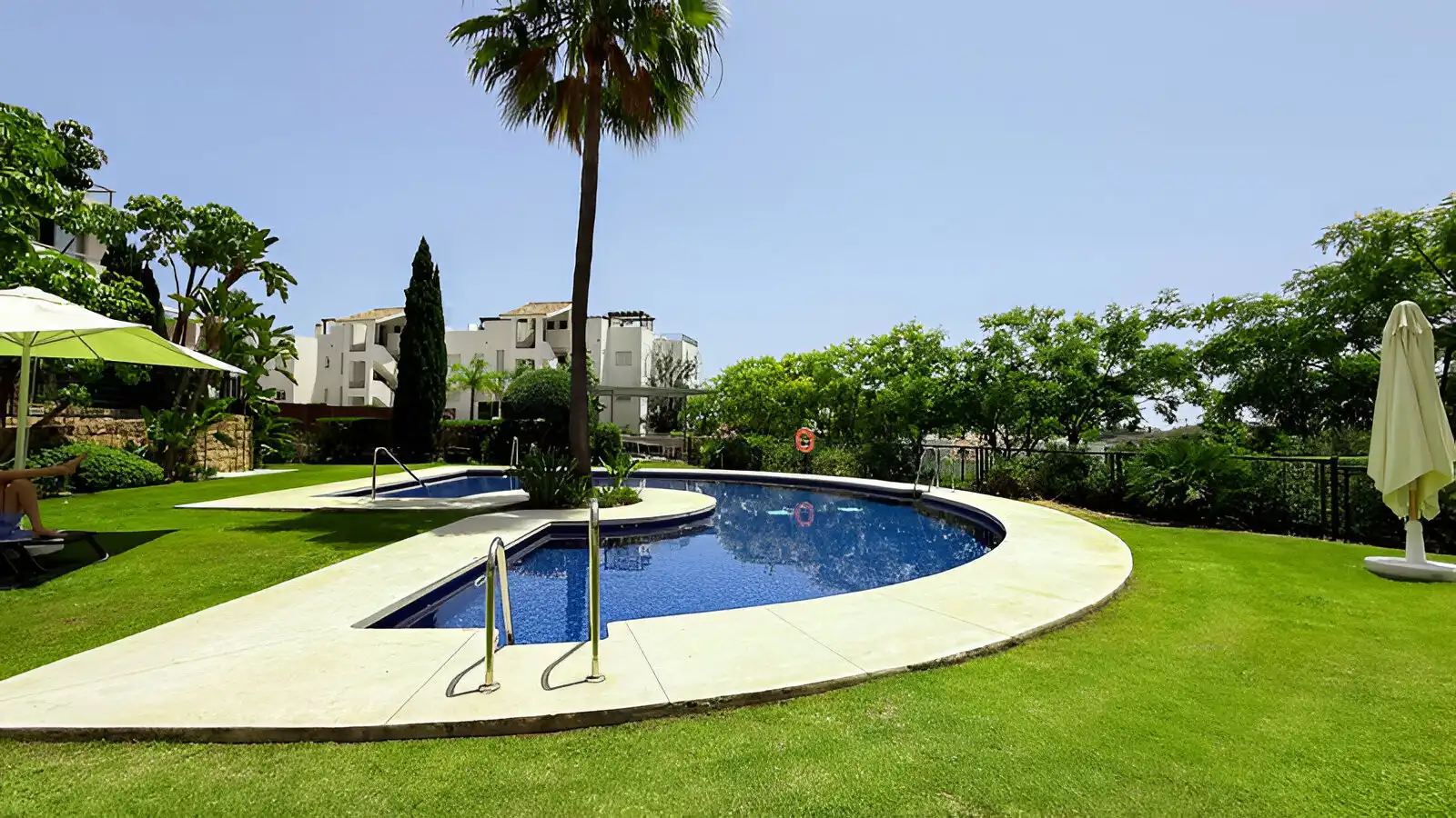 Apartament amb piscina en venda a Benahavís pueblo, imagen 30