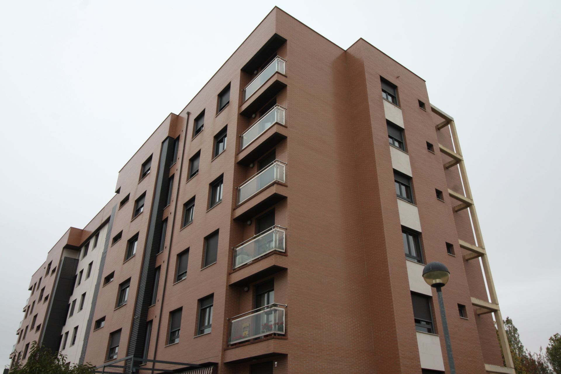 Vista exterior de Àtic de lloguer en Valladolid Capital amb Calefacció, Parquet i Terrassa