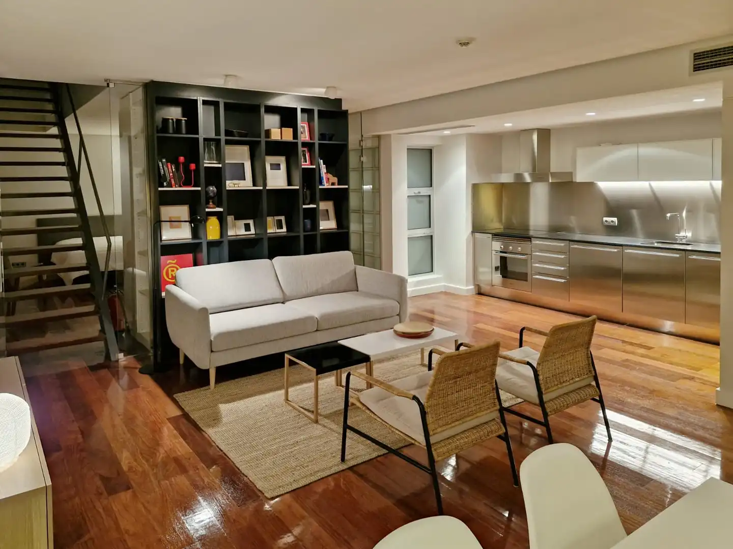 Living room of Apartments for rent in  Madrid Capital  with Heating, Parquet flooring and Terrace