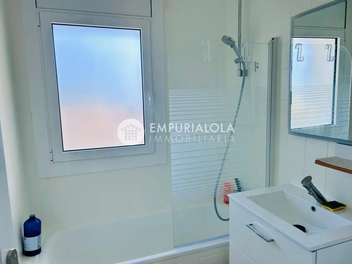 Bany de Casa o xalet en venda en Empuriabrava amb Aire condicionat