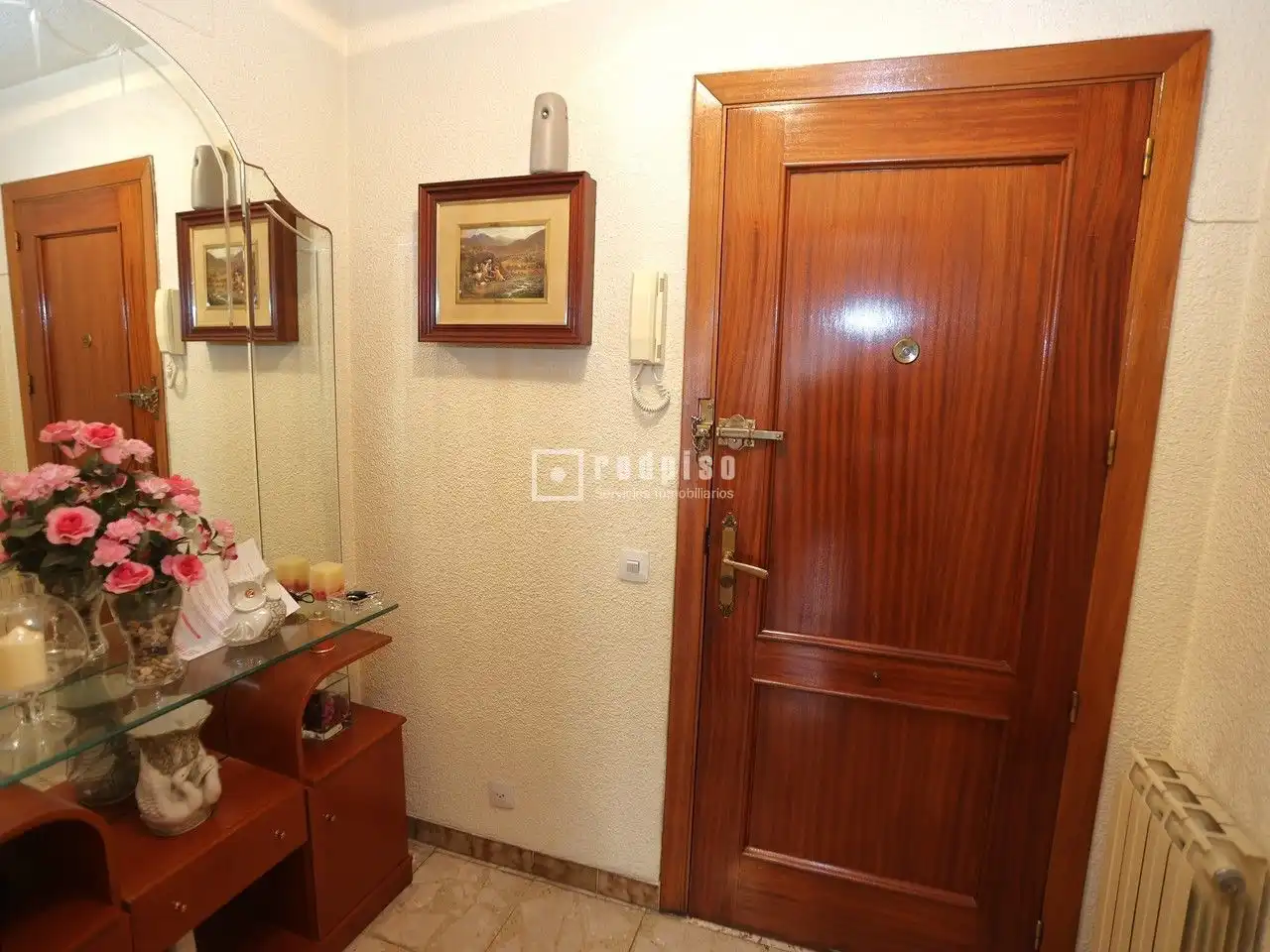 Habitación de Edificio en venta en Madrid