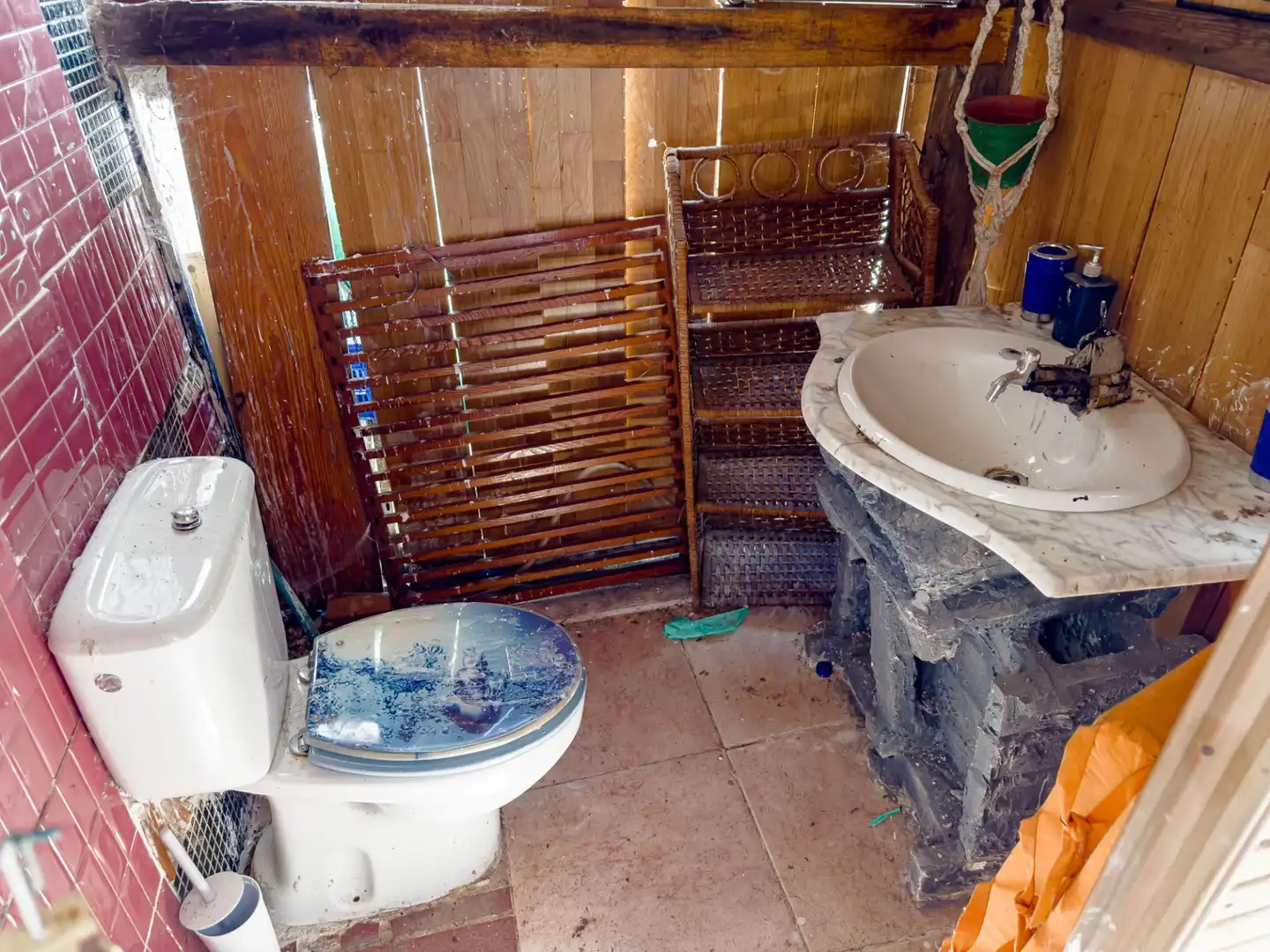 Bany de Casa o xalet en venda en Toreno amb Jardí privat