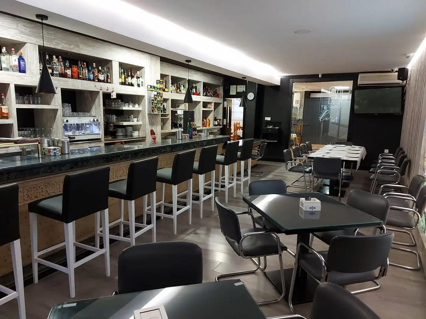 Local comercial en venta en Cuevas del Campo, imagen 2