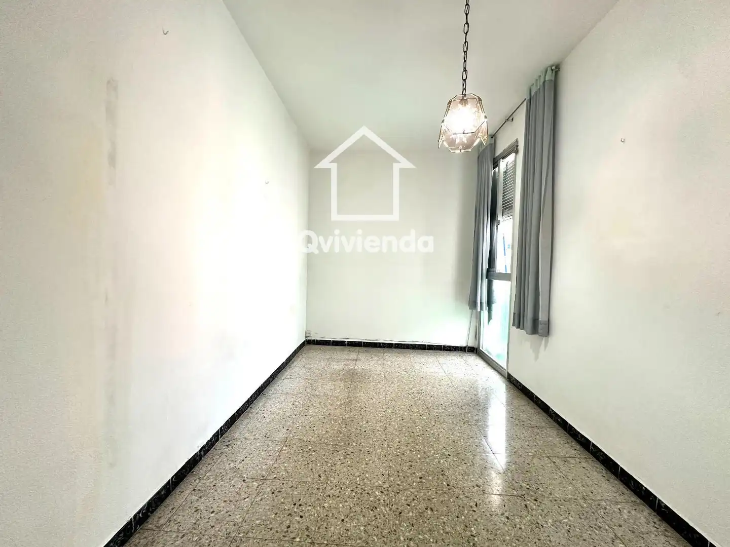 Vista exterior de Ático en venta en Santa Coloma de Gramenet con Calefacción