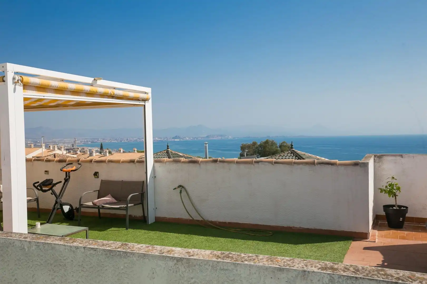 Casa o xalet de lloguer a Avenida Avenida Escandinàvia, Monte Faro - Altomar II