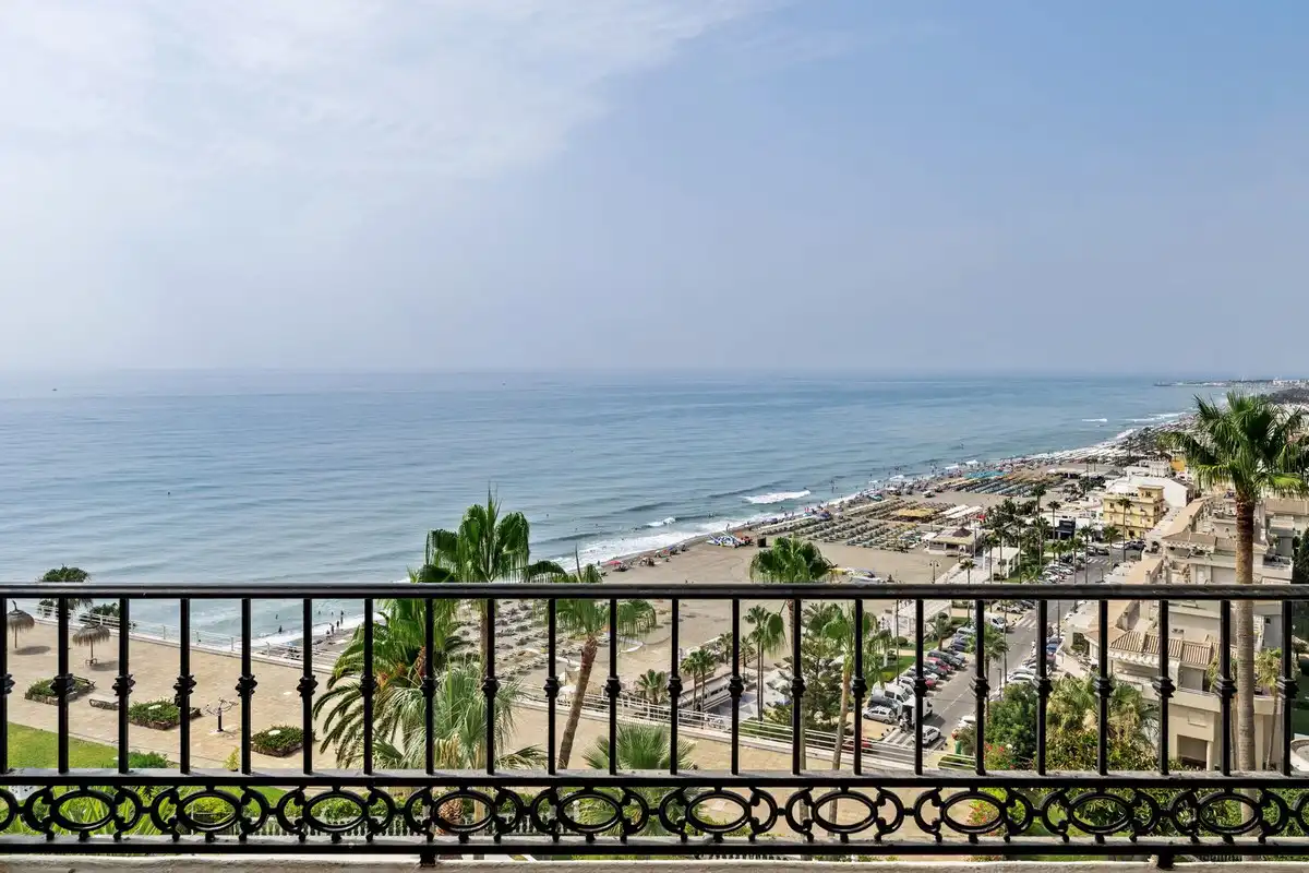 Habitación de Apartamento en venta en Torremolinos con Aire acondicionado, Terraza y Piscina comunitaria