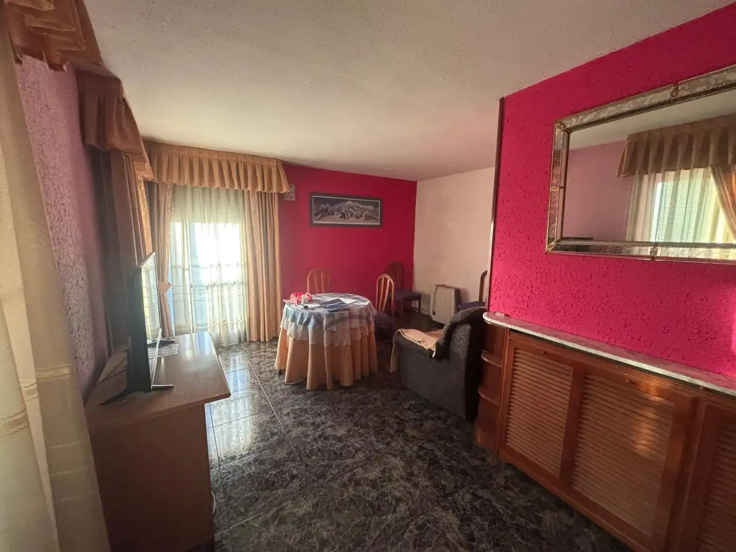 Sala d'estar de Pis en venda en  Madrid Capital amb Calefacció i Terrassa