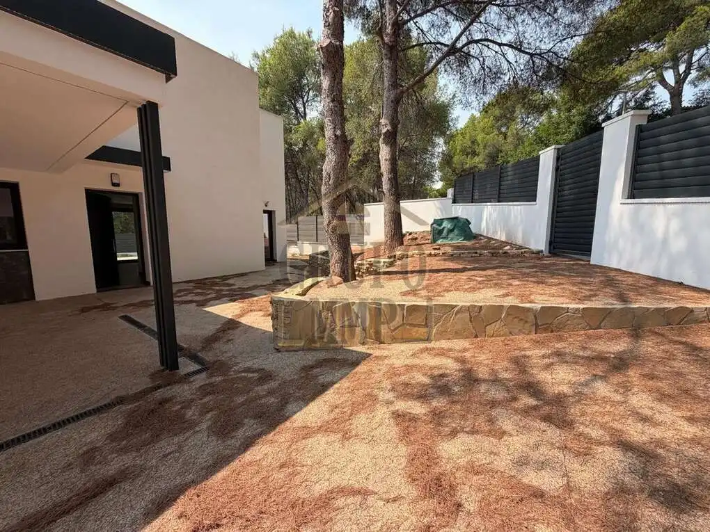 Terrassa de Casa o xalet en venda en Montornés - Las Palmas - El Refugio
