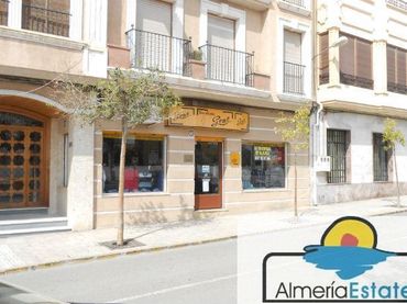 Locale commerciale in affitto a Albox