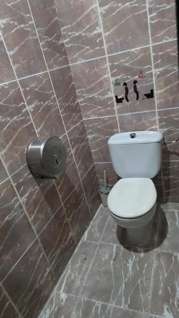 Baño de Local en venta en Madridejos con Aire acondicionado