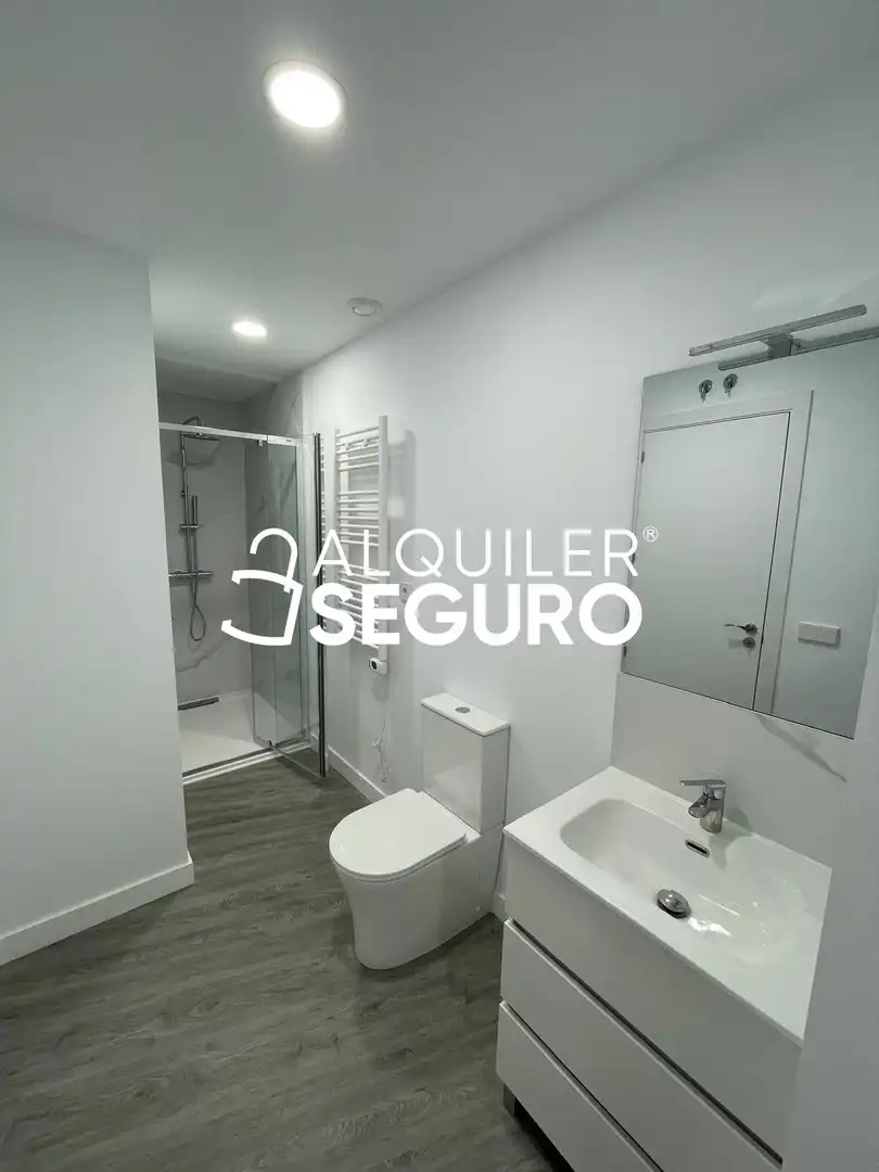 Baño de Estudio de alquiler en Madrid con Aire acondicionado y Calefacción