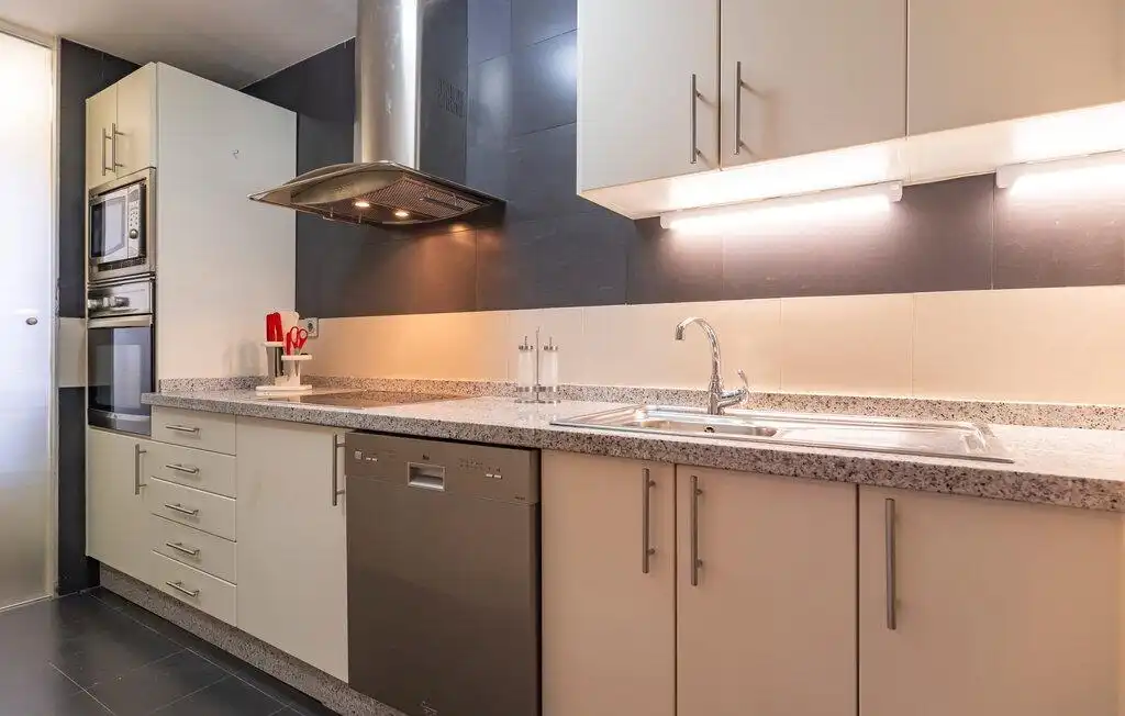 Küche von Wohnung zur Miete in Málaga mit Klimaanlage, Terrasse und Möbliert
