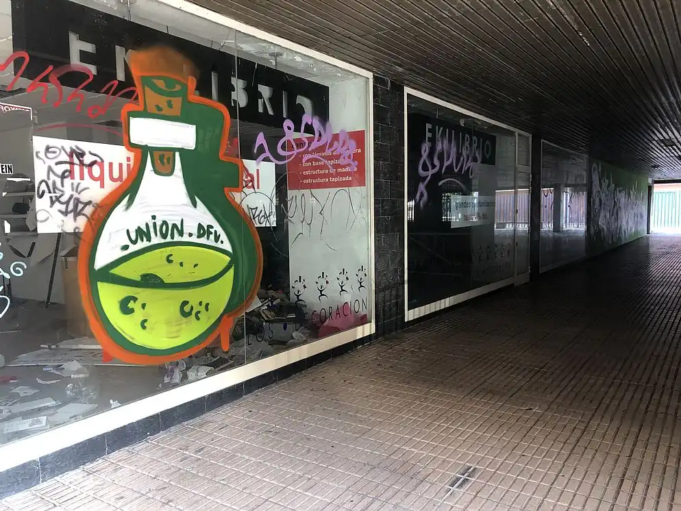 Local comercial en venta en Av La Paz, imagen 2