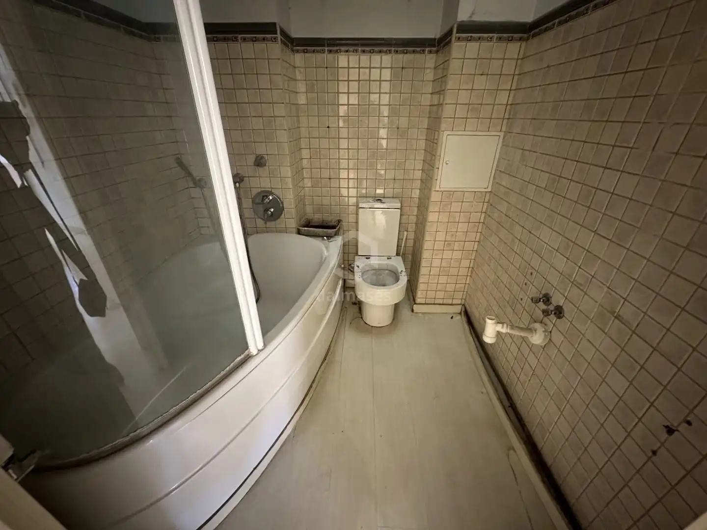 Badezimmer von Einfamilien-Reihenhaus zum Verkauf in El Prat de Llobregat mit Privatgarten und Terrasse