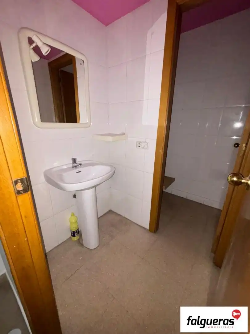 Badezimmer von Geschaftsraum zur Miete in Sabadell