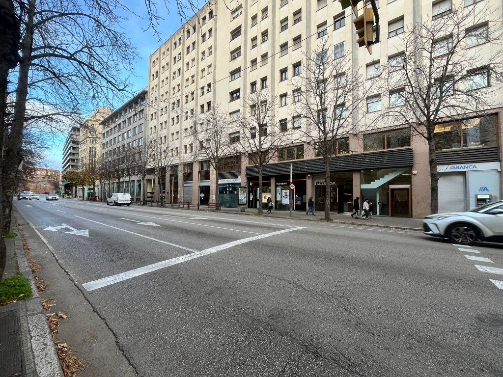 Vista exterior de Oficina de alquiler en Girona Capital
