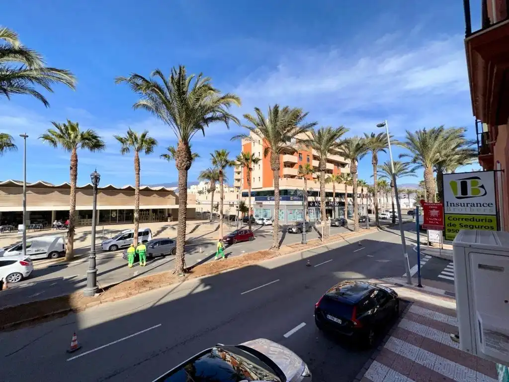 Exterior view of Office for rent in Roquetas de Mar