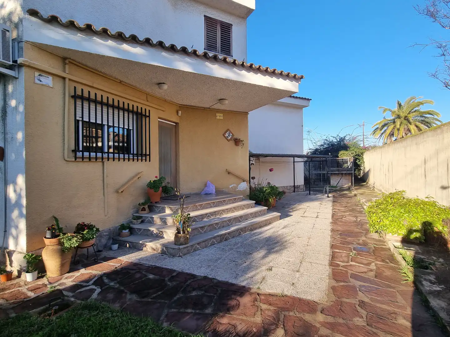 Vista exterior de Casa o chalet de alquiler en Vila-real con Calefacción