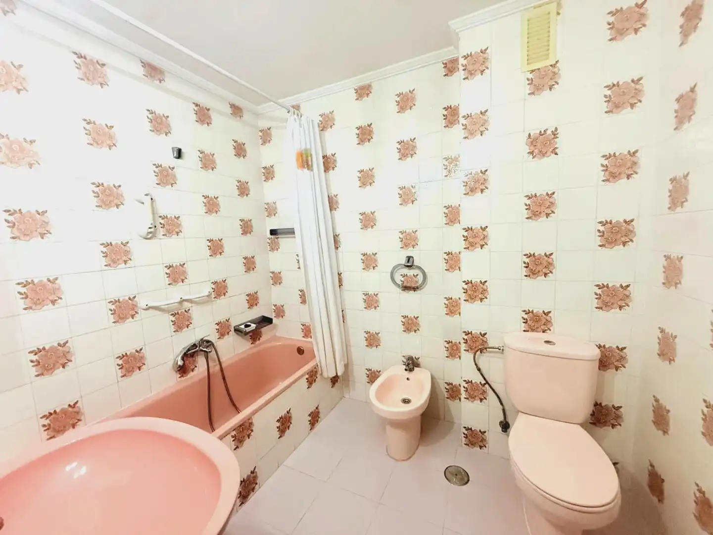 Baño de Piso en venta en Avilés con Calefacción, Parquet y Terraza