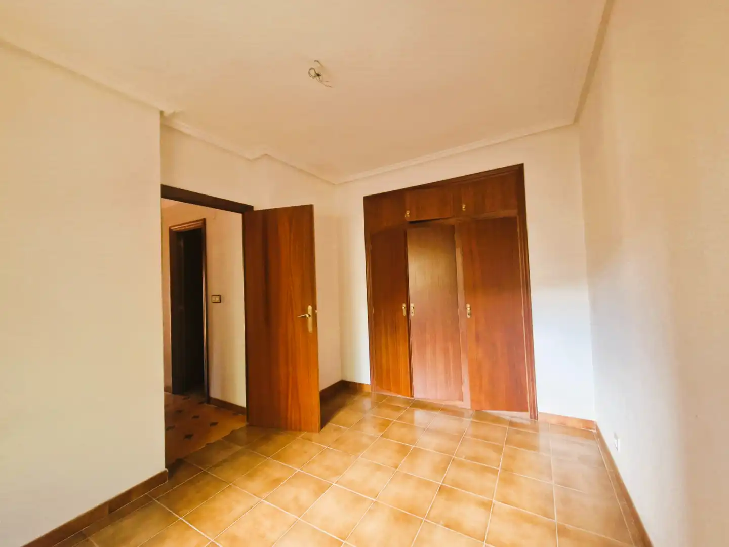 Schlafzimmer von Gebäude zum Verkauf in Corera