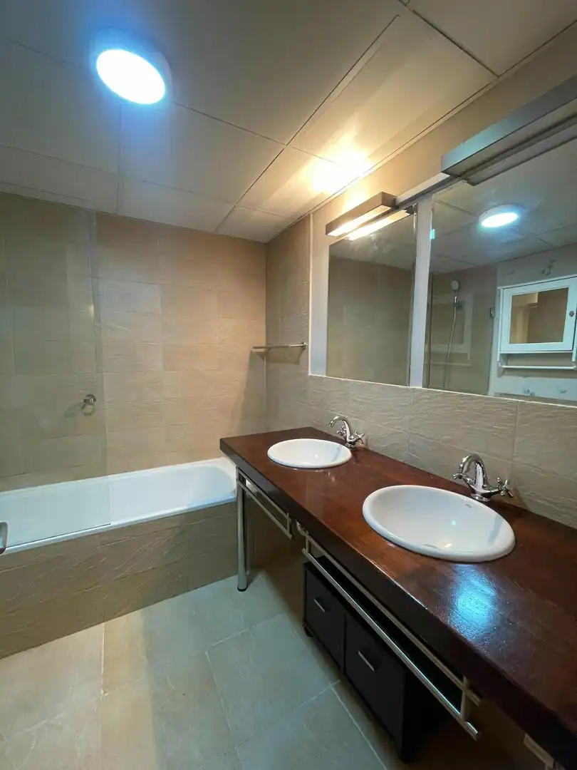 Bathroom of Flat for rent in Pozuelo de Alarcón  with Air Conditioner, Heating and Private garden
