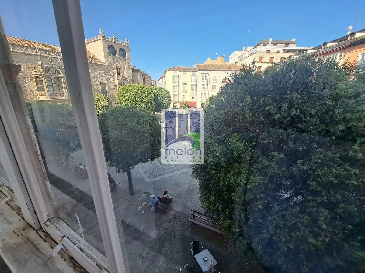 Vista exterior de Piso en venta en Burgos