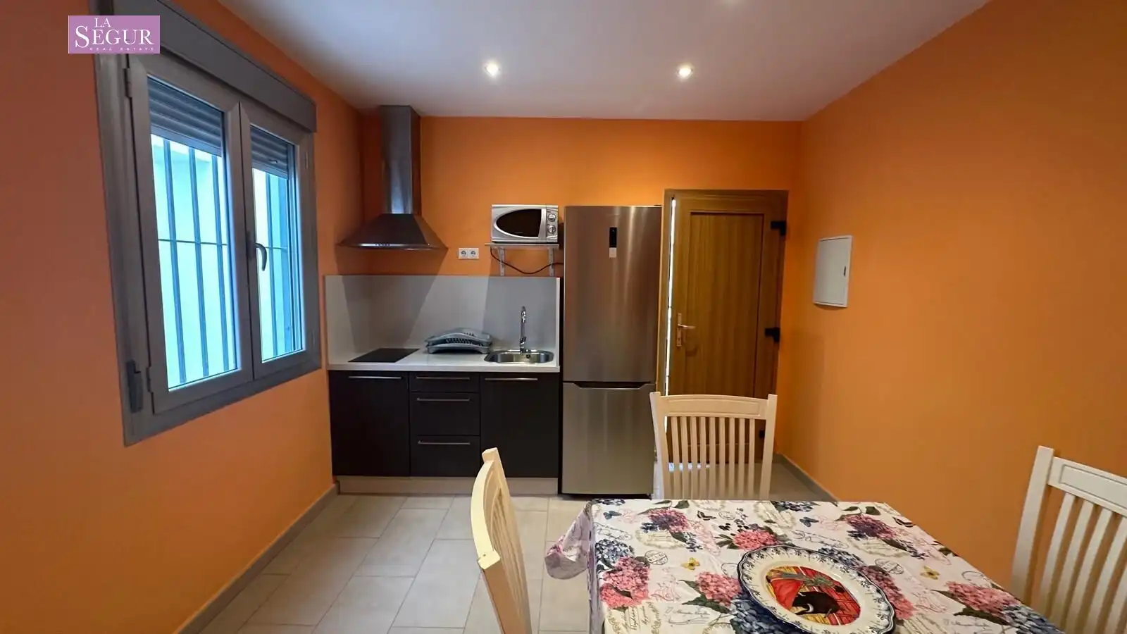 Cuina de Dúplex en venda en Conil de la Frontera amb Terrassa, Traster i Moblat