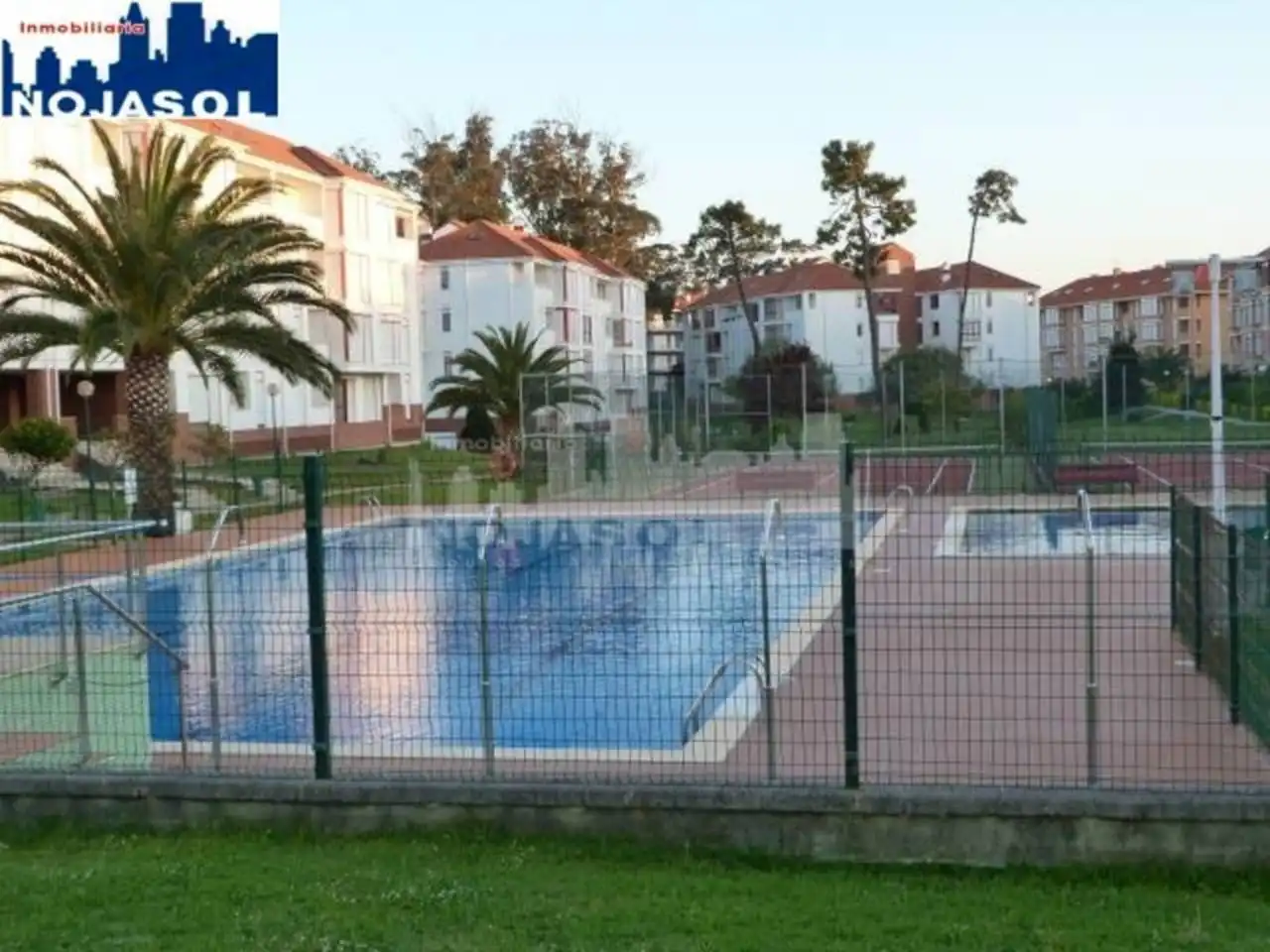 Piscina de Piso de alquiler en Noja con Calefacción, Parquet y Amueblado