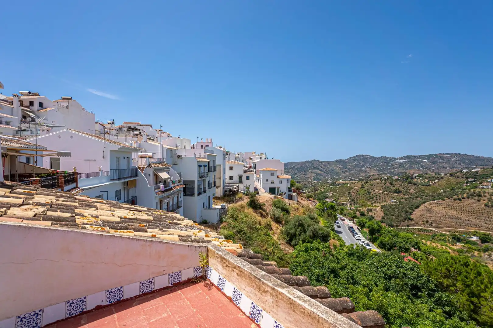 Vista exterior de Casa o xalet en venda en Frigiliana amb Aire condicionat, Calefacció i Jardí privat