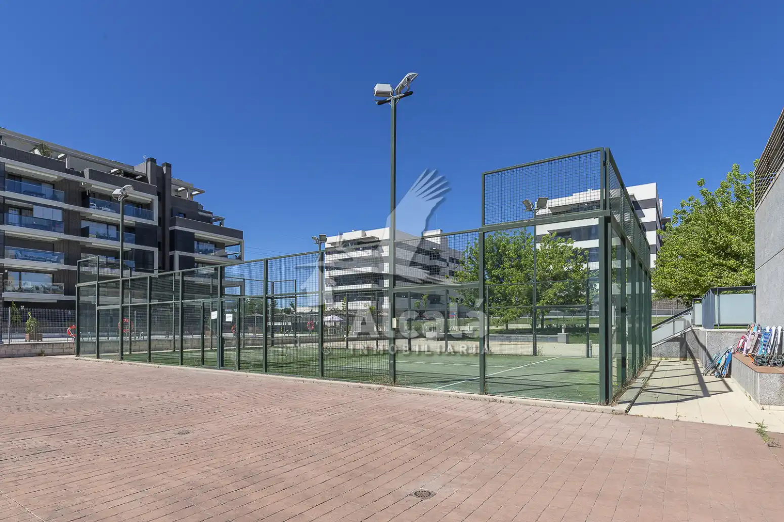Außenansicht von Wohnung zum Verkauf in Alcalá de Henares mit Klimaanlage, Heizung und Privatgarten