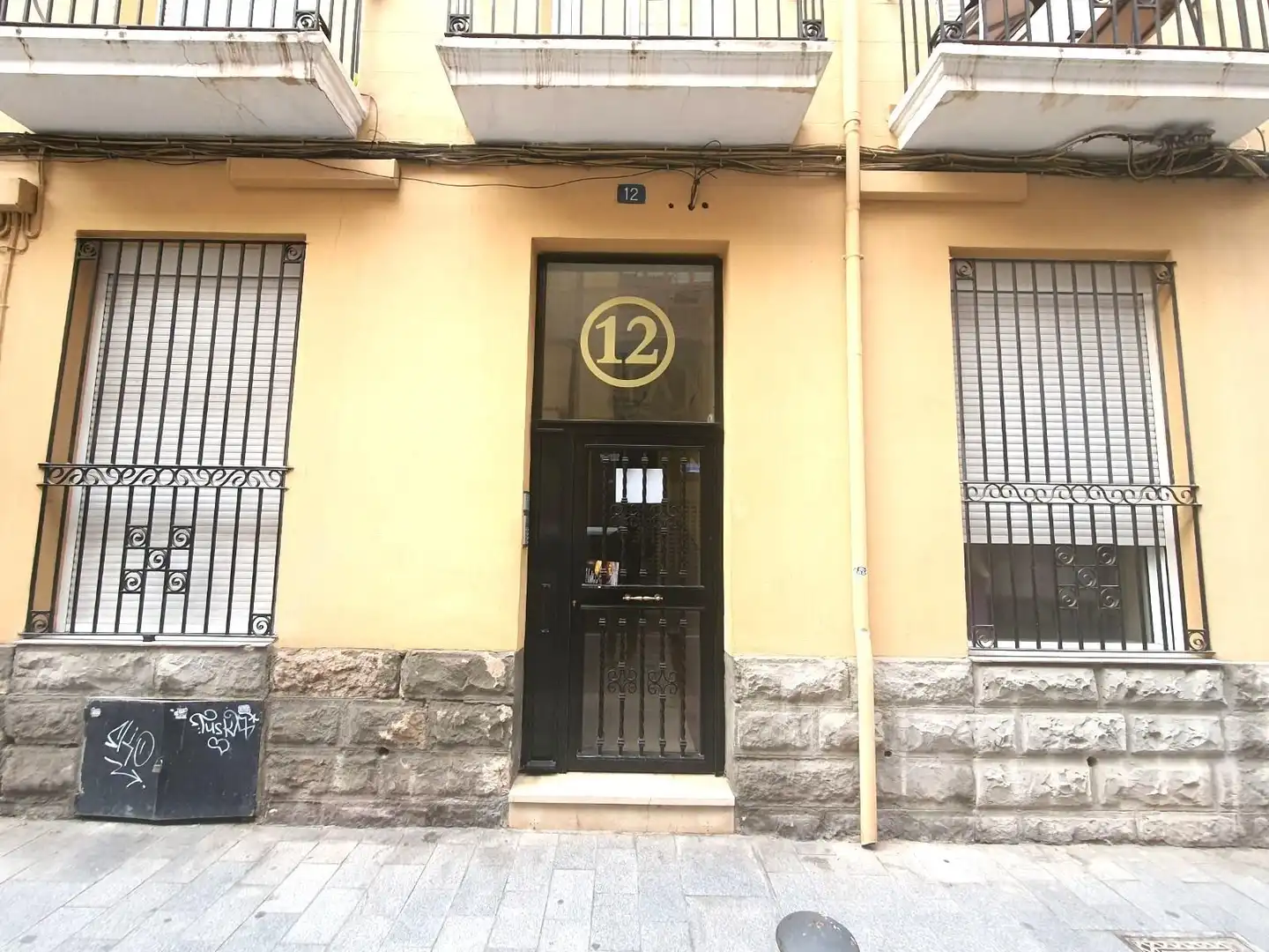 Vista exterior de Edificio en venta en Alicante / Alacant