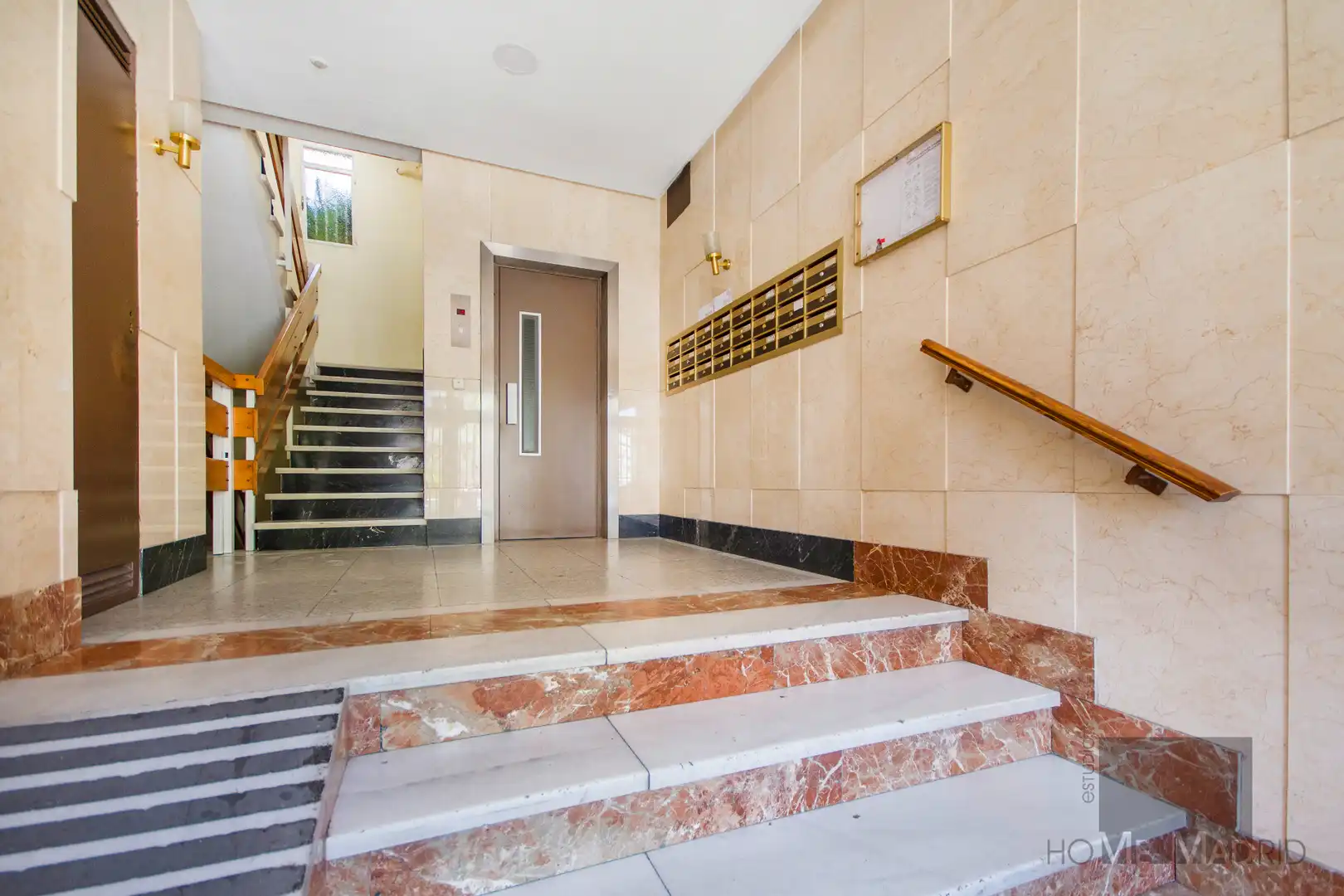 Wohnung zum Verkauf in Madrid mit Klimaanlage und Heizung