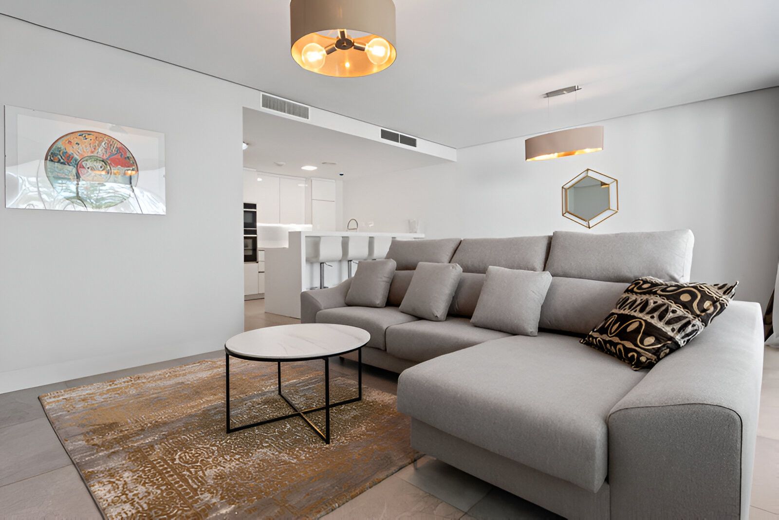 Living room of Apartment for sale in Marbella  with Terrace, Swimming Pool and Furnished
