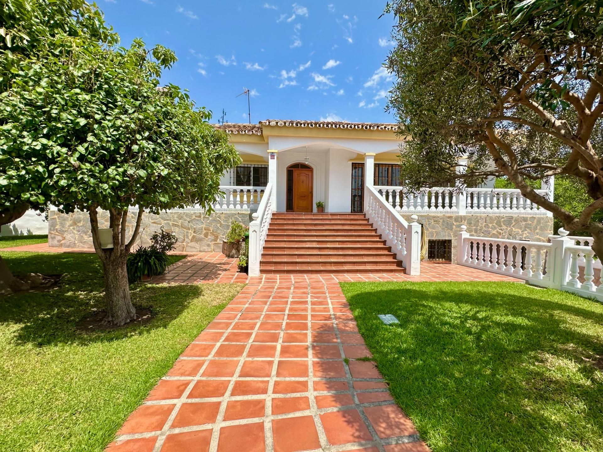 Exterior view of House or chalet for sale in Torremolinos  with Air Conditioner, Private garden and Terrace